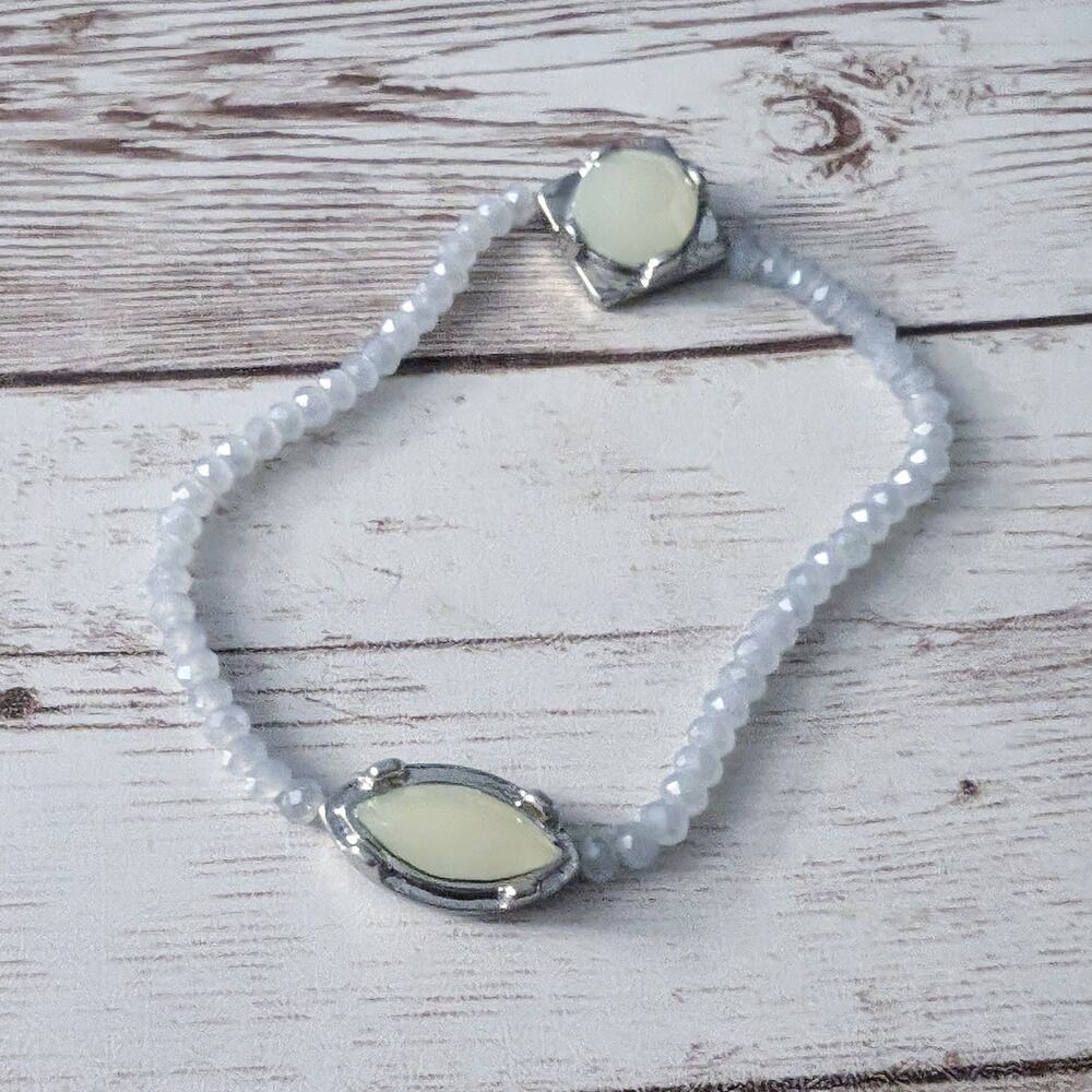 Unusual Stretch Bracelet - Dainty